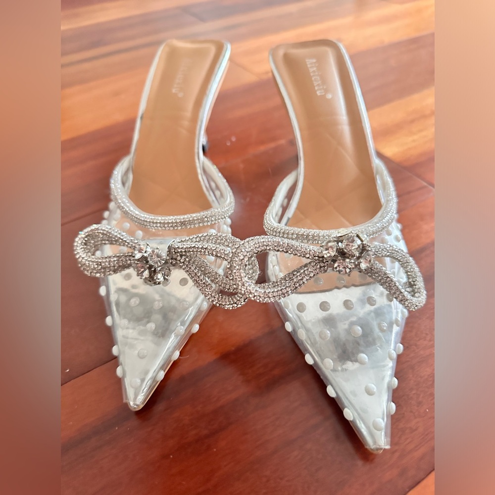 New never worn sparkle bow rhinestone silicon kitten heel sandal